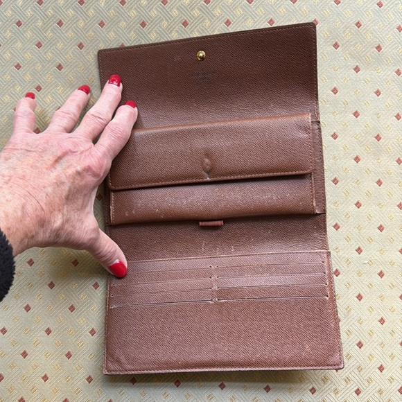 AUTHENTIC LOUIS VUITTON MONOGRAM SARAH WALLET ~ FULL SIZE ~ OODLES of STORAGE - Picture 9 of 16